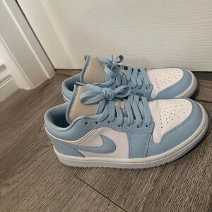 Nike air Jordan 1 low ice blue women’s size 6